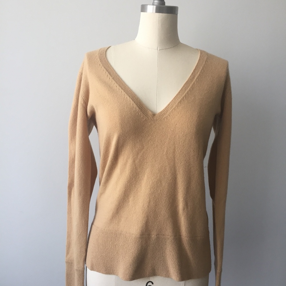 Vince 100% Cashmere Camel Tan V-Neck Sweater